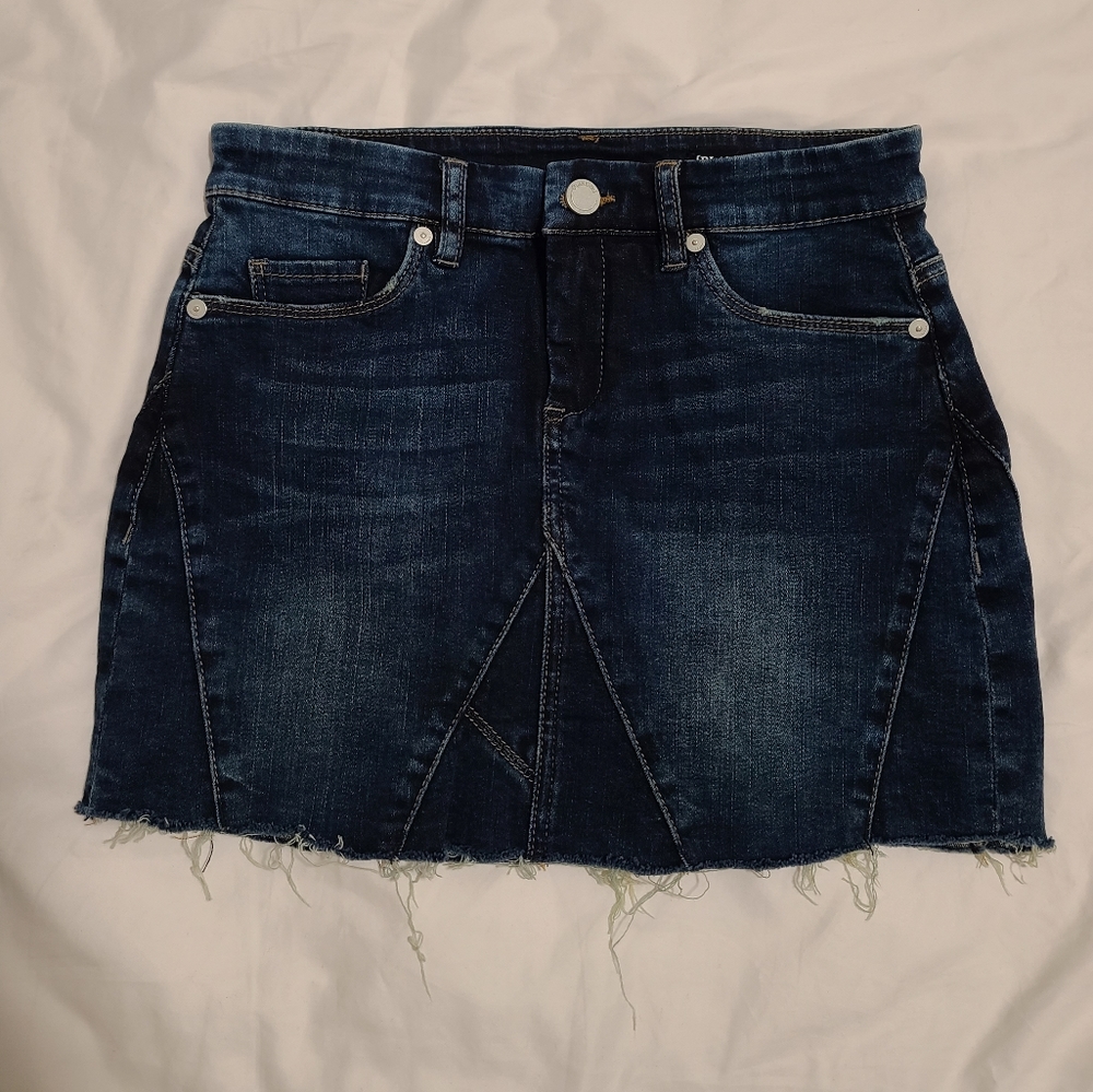 BlankNYC Denim Mini Skirt - jean - frayed hem - super stretchy - y2k